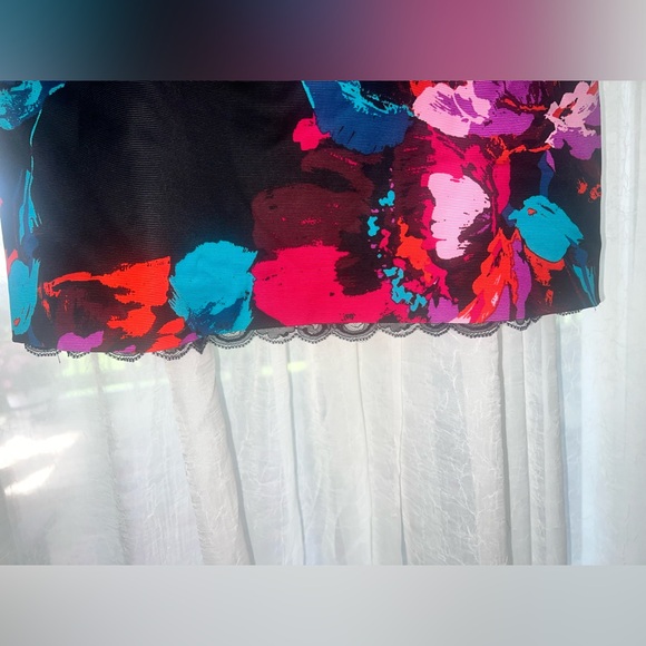 Trina Turk Miley floral dress size 4 EUC - Picture 4 of 5